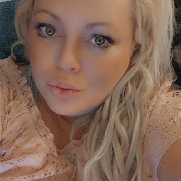 Meet your Posher, Meredith - Picture 3 of 4